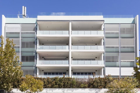 Gallery Serviced Apartments - Accommodation Burleigh 11