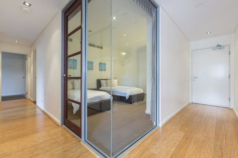 Gallery Serviced Apartments - Accommodation Burleigh 17