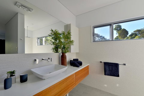Sandpiper Retreat - Accommodation Burleigh 19