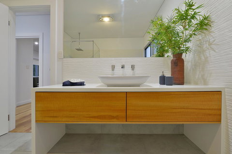 Sandpiper Retreat - Accommodation Burleigh 11