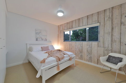 Sandpiper Retreat - Accommodation Burleigh 12