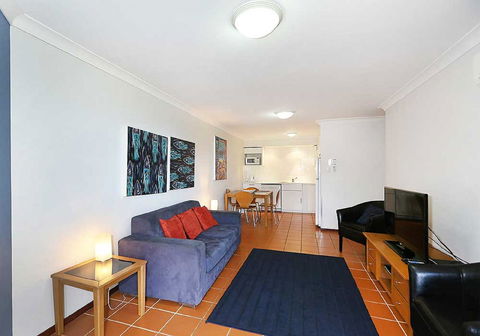 Beachfront @ Scarbs - Accommodation Burleigh 6