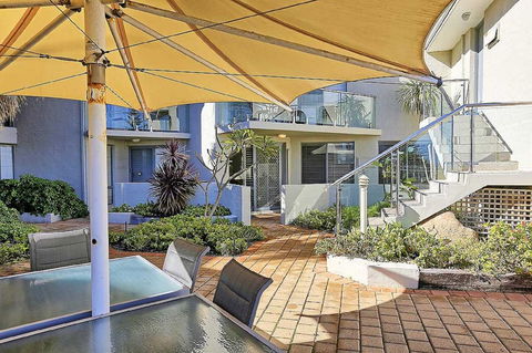Beachfront @ Scarbs - Accommodation Burleigh 0