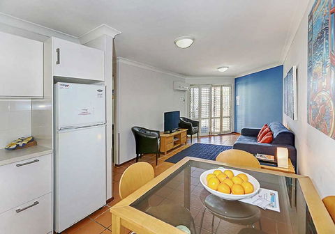 Beachfront @ Scarbs - Accommodation Burleigh 1