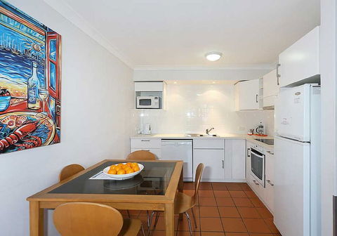 Beachfront @ Scarbs - Accommodation Burleigh 2
