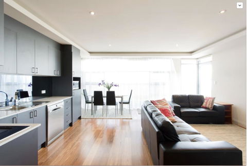 Adele's Luxury South Beach Apartment With King Bed - Accommodation Burleigh 1
