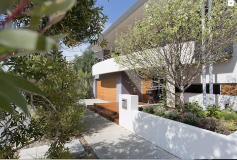Adele's Luxury South Beach Apartment With King Bed - Accommodation Burleigh 20