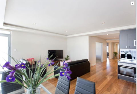 Adele's Luxury South Beach Apartment With King Bed - Accommodation Burleigh 9