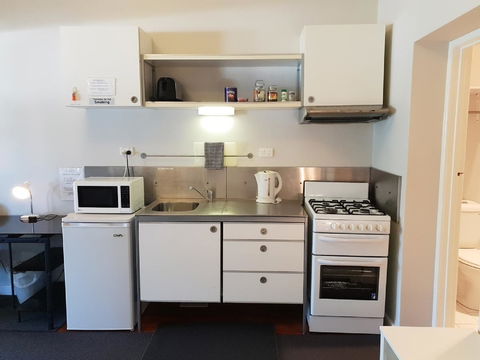 Stirling Apartments - Studio 1 - Accommodation Burleigh 1