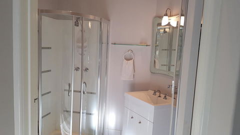 Stirling Apartments - Studio 1 - Accommodation Burleigh 3