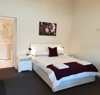 Stirling Apartments - Studio 1 - Accommodation Burleigh