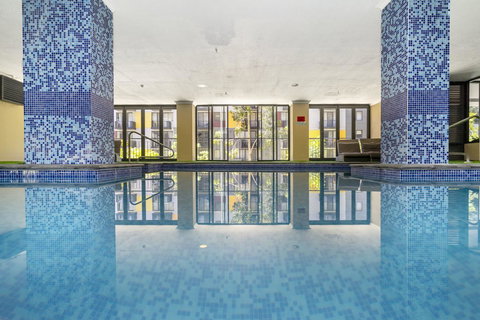 Oversized Eastend Sleeps 6 Free PARKING+POOL WIFI - Accommodation Burleigh 13