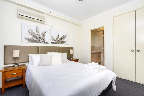 Oversized Eastend Sleeps 6 Free PARKING+POOL WIFI - Accommodation Burleigh 34