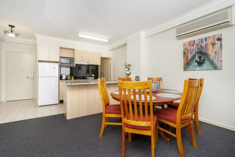 Oversized Eastend Sleeps 6 Free PARKING+POOL WIFI - Accommodation Burleigh 27
