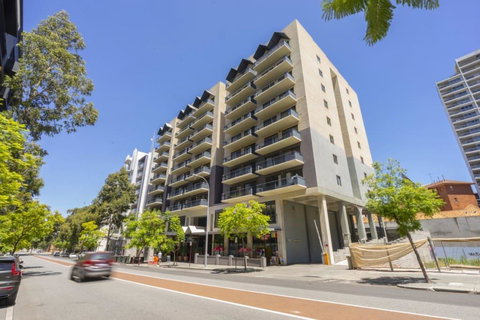 Oversized Eastend Sleeps 6 Free PARKING+POOL WIFI - Accommodation Burleigh 31