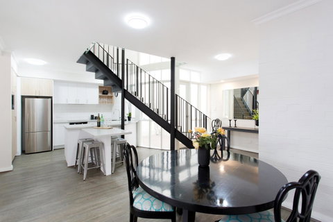 Stay Fresh - Fremantle CBD - Accommodation Burleigh 4