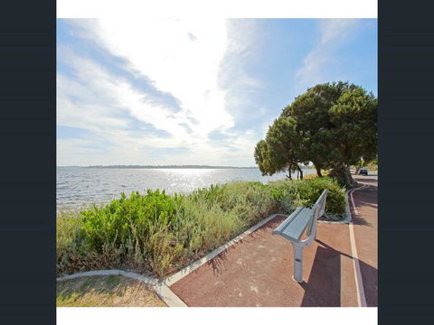 Applecross Village Apartment - Accommodation Burleigh 40