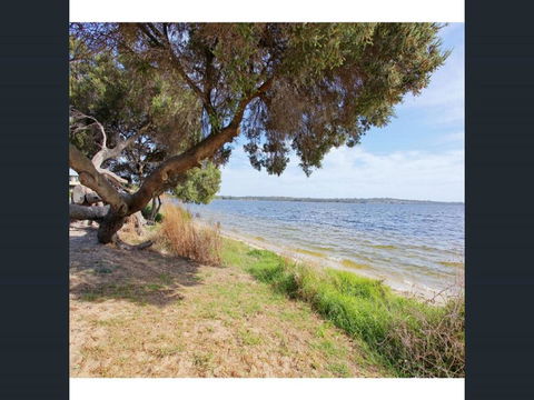 Applecross Village Apartment - Accommodation Burleigh 38