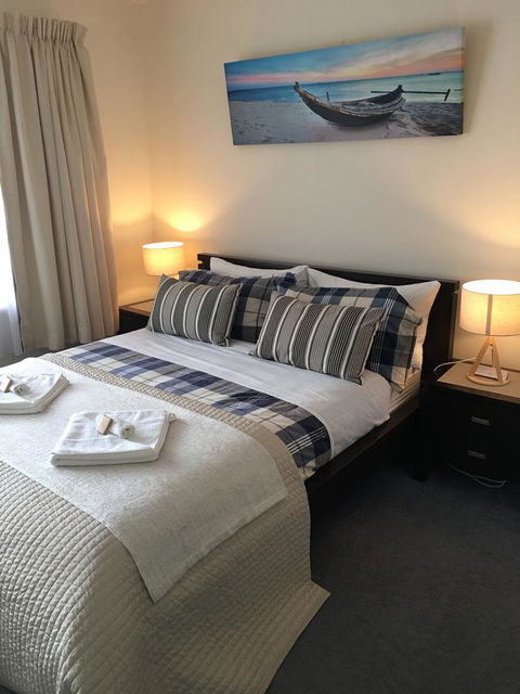 Applecross Village Apartment - Accommodation Burleigh 26
