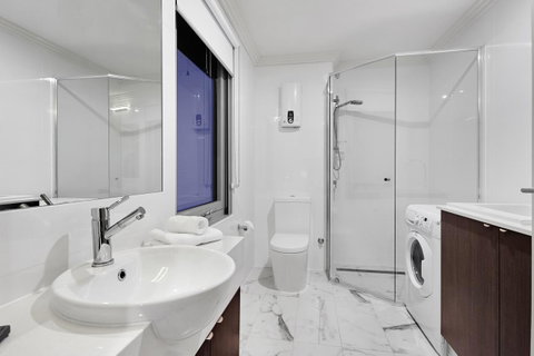 Attika Hotel - Accommodation Burleigh 21