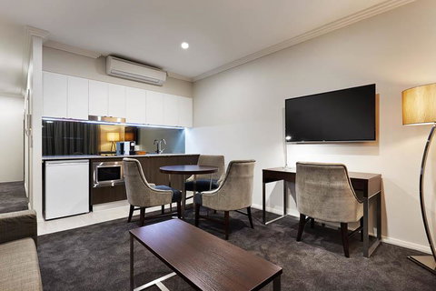 Attika Hotel - Accommodation Burleigh 2