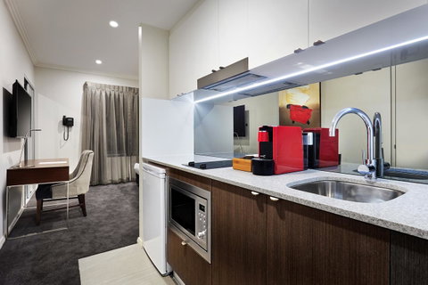 Attika Hotel - Accommodation Burleigh 22