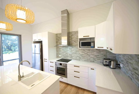 Sunny Blinco Street House - Accommodation Burleigh 6