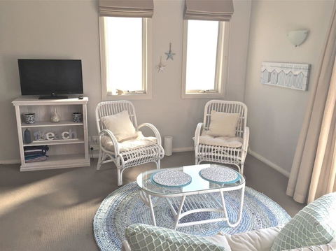 Fremantle Local Beach Studio - Accommodation Burleigh 6