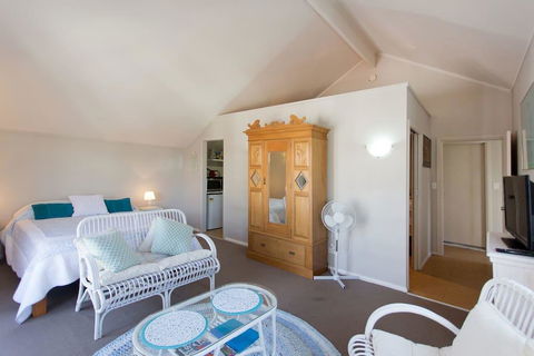 Fremantle Local Beach Studio - Accommodation Burleigh 13