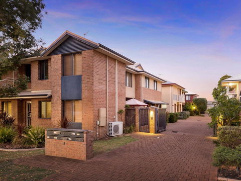 Cooper Street - Accommodation Burleigh 39