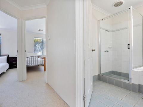 Cooper Street - Accommodation Burleigh 17