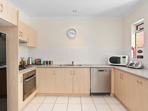 Cooper Street - Accommodation Burleigh 26