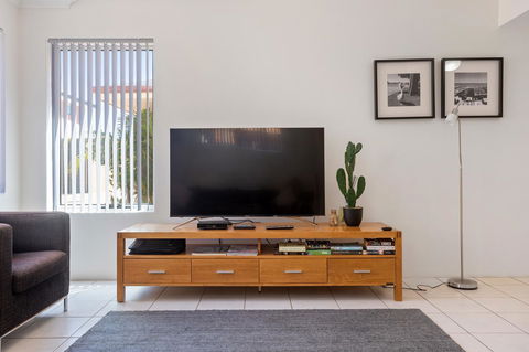 Cooper Street - Accommodation Burleigh 2