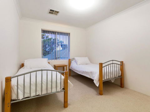 Cooper Street - Accommodation Burleigh 19