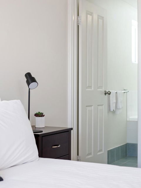 Cooper Street - Accommodation Burleigh 10