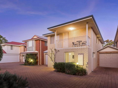 Cooper Street - Accommodation Burleigh 0