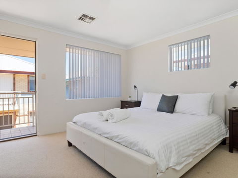 Cooper Street - Accommodation Burleigh 6