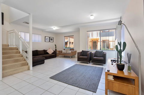 Cooper Street - Accommodation Burleigh 3