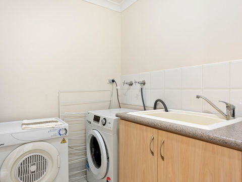 Cooper Street - Accommodation Burleigh 36