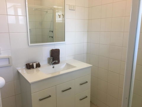 Esperance Central Accommodation - Accommodation Burleigh 10