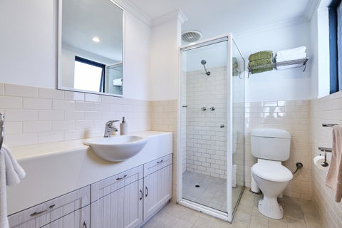 Fremantle Townhouse Unit 6 - Accommodation Burleigh 9