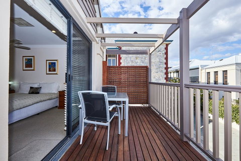 Fremantle Townhouse Unit 6 - Accommodation Burleigh 10