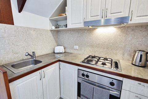 Fremantle Townhouse Unit 6 - Accommodation Burleigh 4