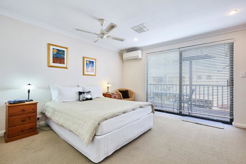 Fremantle Townhouse Unit 6 - Accommodation Burleigh 8