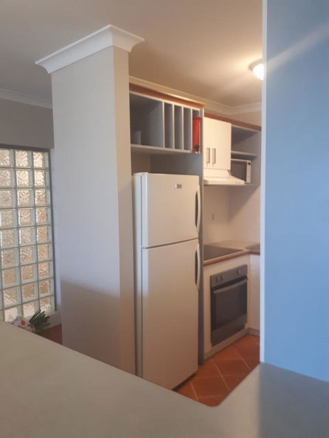 Salty Kiss - Accommodation Burleigh 9
