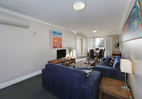 Salty Kiss - Accommodation Burleigh 4