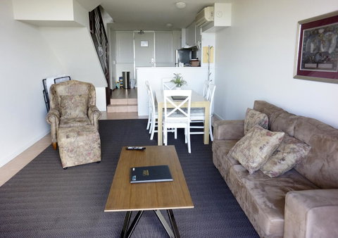 Oceanside 8 - Accommodation Burleigh 1