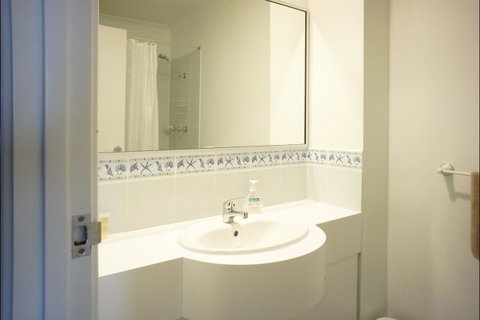 Oceanside 8 - Accommodation Burleigh 12