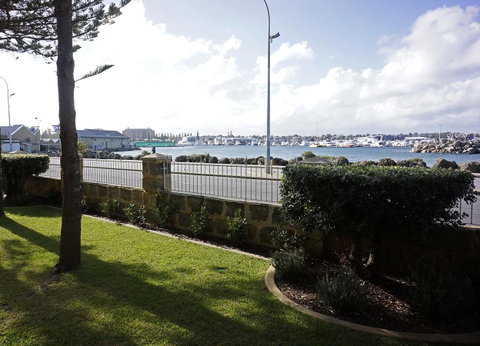 Oceanside 8 - Accommodation Burleigh 17