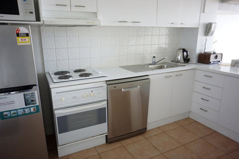 Oceanside 8 - Accommodation Burleigh 6